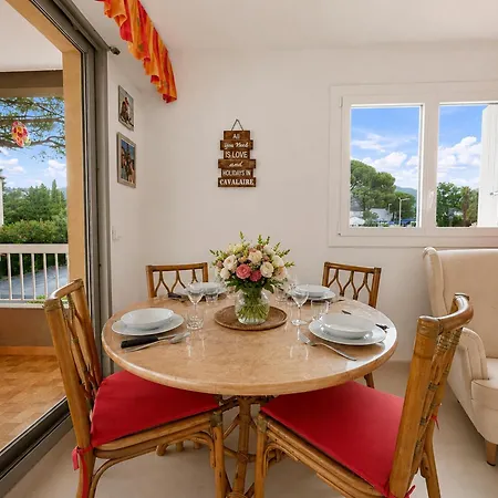 Appartement T2 Cavalaire, Balcon & Parking *